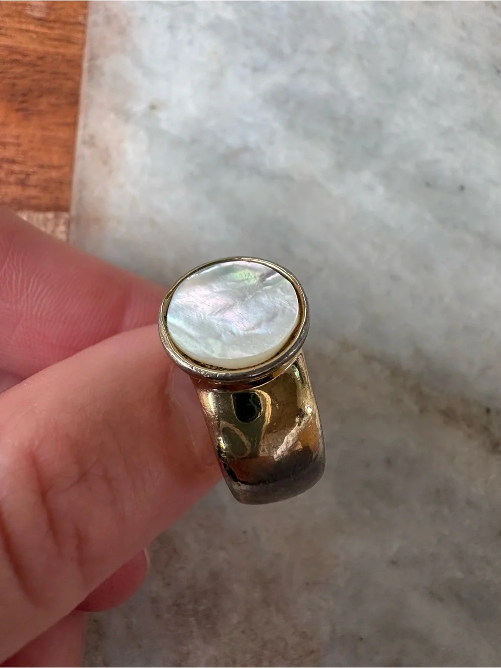 Vintage Gold-Tone Mother of Pearl Round Statement Ring - Size 7.75